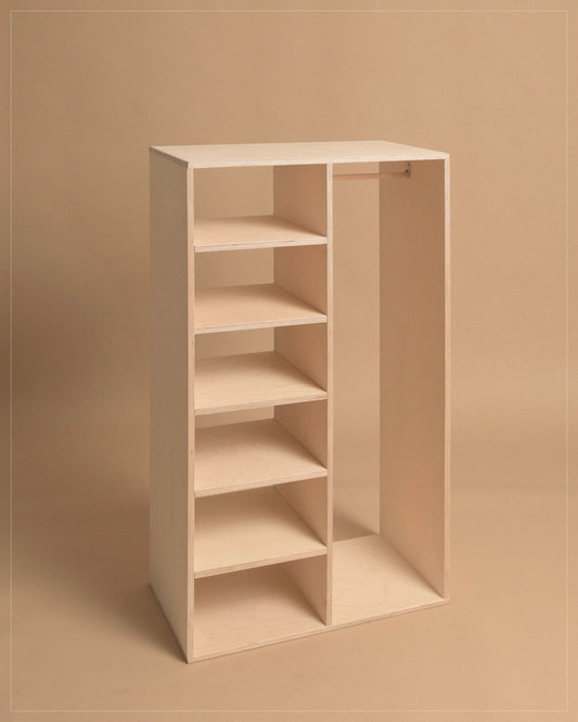 Kleiderschrank "Regale / Stange"